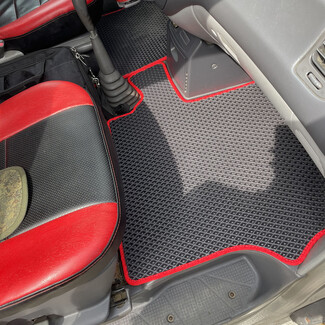 Ворсовые коврики на Mitsubishi Space Gear 1994&nbsp;-&nbsp;2007 в Костроме