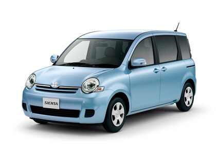 Ворсовые коврики на Toyota Sienta I 2003 - 2015 в Костроме